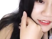 长发美女全裸床上自摸掰开逼逼给你看完美身材太诱人了