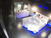 小妹与老板开房打炮浴室开干一路搞到床上激情四射