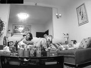 偷拍洗完澡出来的美少妇和留着小胡子的老公在沙发做爱