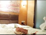 某高级会所炮打小姐姐太不尊重人了干她的时候还在玩手机