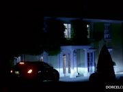 船长与两个淘气女招待