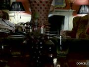 船长与两个淘气女招待