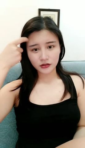 颜值不错长相清纯妹子挺骚妹子 沙发上滴蜡自摸逼逼呻吟娇