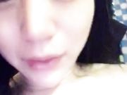 淫荡少妇全裸自摸秀到窗边自摸呻吟边摸边叫老公很是诱惑