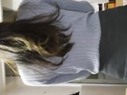 身材苗条性感乖巧妹子边吃东西边被调戏吃完饭开始又吃鸡巴