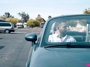 剧情好片 一家四口开车外出兜风第三季 父亲和女儿的奸情最终还是被母亲发现了