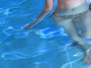 白い砂浜ではめたいの！秋元まゆ花