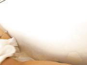 酒店高级套房色诱年轻服务员,解开裤子就吃鸡巴爽的让你无法反抗