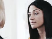 与爸爸的女友偷欢