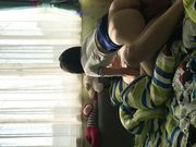 美女背着闺蜜勾引他男友,这姿色就算不勾引有机会男的也会干她!