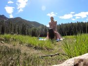 旅美留学生李美静假日和老外男友驱车到荒野露营野战美国伙食不错妹子貌似胖了啊