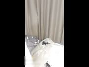 巨乳妹阴毛稀少一个男人都满足不了她的性欲