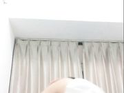 长相清纯萌妹子双人口交秀 躺着舔完jj再站着按着头抽插非常诱人