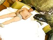 网络摄像头偷窥系列：美眉撸硬鸡巴没搞多久小伙就射了