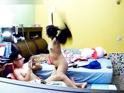 猥琐眼镜男在玩电脑被苗条漂亮女友主动求操各种体位