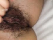 美女被闺蜜男友勾搭到酒店偷情,开始抗拒不让拍,操爽后也不管了