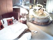 学院附近青年学生情侣开房造爱让人羡慕激情舌吻互抠浴缸内操逼回床猛干冲刺时太过瘾连干2炮美女淫叫太刺激对白清晰