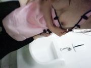 男厕所的妩媚呻吟声 漂亮美乳长腿网红妹与炮友男厕偷情野战