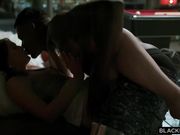 肉棒太大了搞得妹子直翻白眼嫩B嫩乳心动想操极品冲动