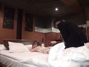 白富美让司机大哥给按摩结果被强搞