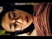 长得超漂亮的文艺范年轻小美女和老公一起酒店约网友玩群交