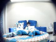 美女主动出击坐在上面操！