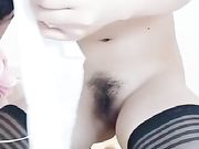 小丫头酥苏黑丝情趣内衣完美诱惑 凳子上骚完床上骚