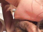 凡哥和95年师范美眉酒店开房自拍妹子对着镜头有点害羞