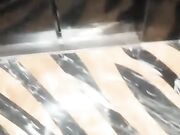 口交舔弄抽插让穿上黑色网袜再猛操，呻吟娇喘非常诱人