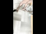 长腿黑丝小姐姐忍不住一直快速抽插她的白虎逼