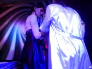 火爆激情地下成人派对淫荡大乱交真实现场记录 多种多样是真的开放