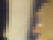 牛人潜入商场隔板女厕侧拍几个颜值不错的美女人美逼嫩