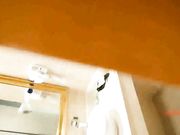 极品女神酒店洗澡勾引来送酒的服务生 窗前啪啪 被操浪叫爽死了 射我 都射进去