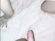 受不了挑逗 我把大二白虎干妹妹给干了 无套速插白嫩浪穴