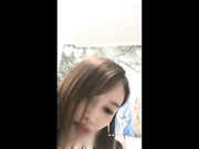 哥哥鸡巴不是很给力口了半天总算有点硬度了才插进去