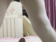 淫荡94年做美容的小美女某淘新买护士情趣装与炮友啪啪