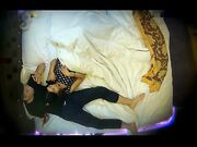 酒店屋顶有针孔摄像头偷拍激情开房做爱的小情侣