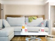 沙发啪啪还是人妻最懂男人，做爱投入配合一脸陶醉表情