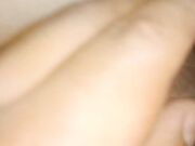 老婆的闺蜜大胸白虎妹最近失恋了喝了不少酒躺在床上用手给她搞兴奋了把给她干了