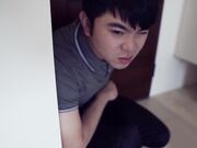 剧情演绎白嫩丰满骚妻寂寞难耐家中自慰棒自嗨被送快递的小哥撞见主动投怀送抱被干