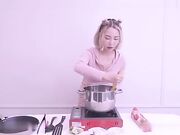 料理直播主救流量却被製作爽插到高潮