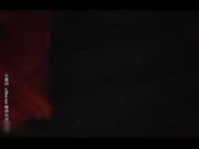 按摩妹被带到出租屋玩双飞，抱起嫩妹爆草