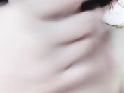 长相气质都很好的美女丝袜都快被自己撕烂完了表情相当狐媚淫荡