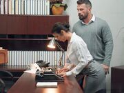 性感秘书深知只有和老板上床才能快速升职