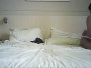 胖哥情人节约炮丰满良家少妇酒店激情干到少妇说好舒服受不了了