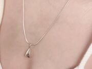 《香港美少女》玩偶姐姐新作 公共场合的性爱楼梯啪啪 中途来人被打断