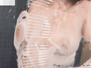 肥臀巨乳人妻浴室沉沦巨屌内射