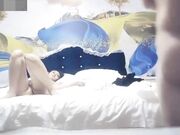 花臂嫩妹挑战高难度姿势