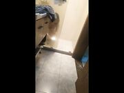 制服口交打飞机 把男主爽翻天最后无套啪啪 射到脚上表情很享受