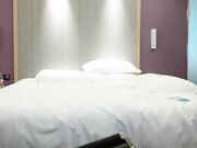 肤白貌美丸子头外围女黑森林骚水不断02